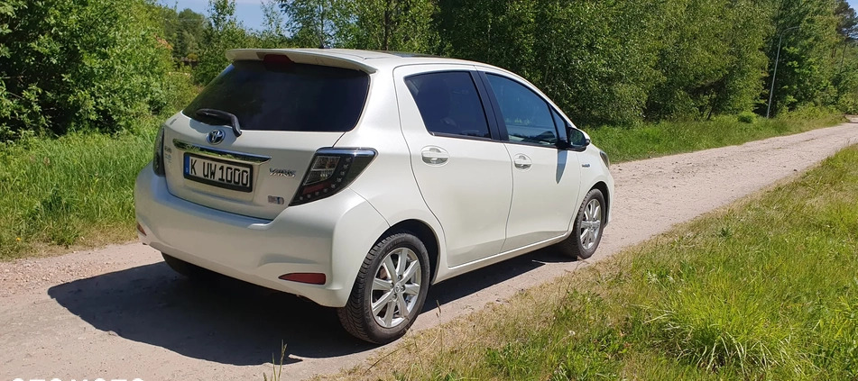 Toyota Yaris cena 29900 przebieg: 148000, rok produkcji 2013 z Białobrzegi małe 56